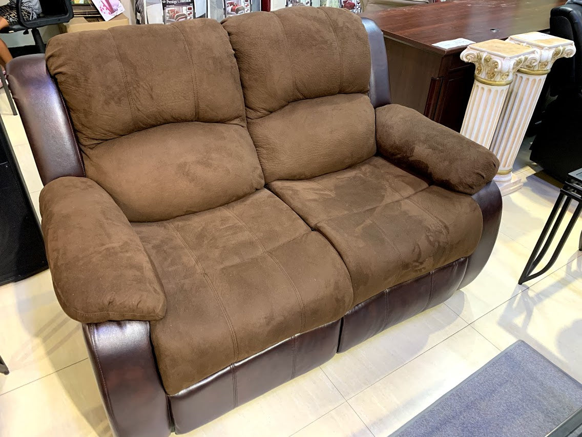 Chicago Brown Loveseat