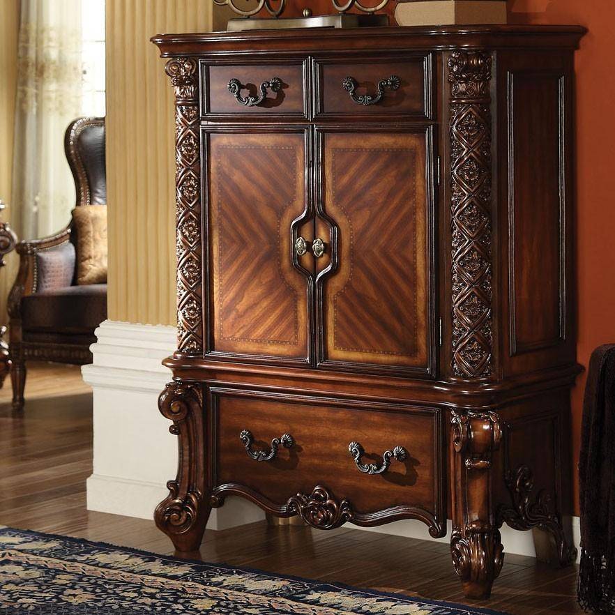 Vendome Chest