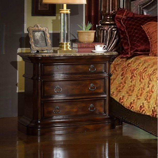 Buckingham 5 PC Queen Collection - FREE Night Stand